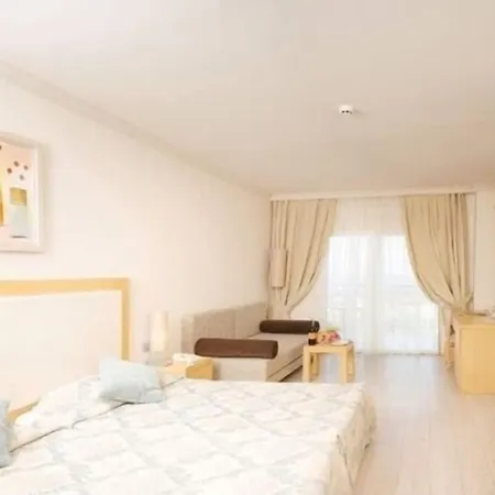 فندق لوشيانيتسا بيتش ريزورت 5*